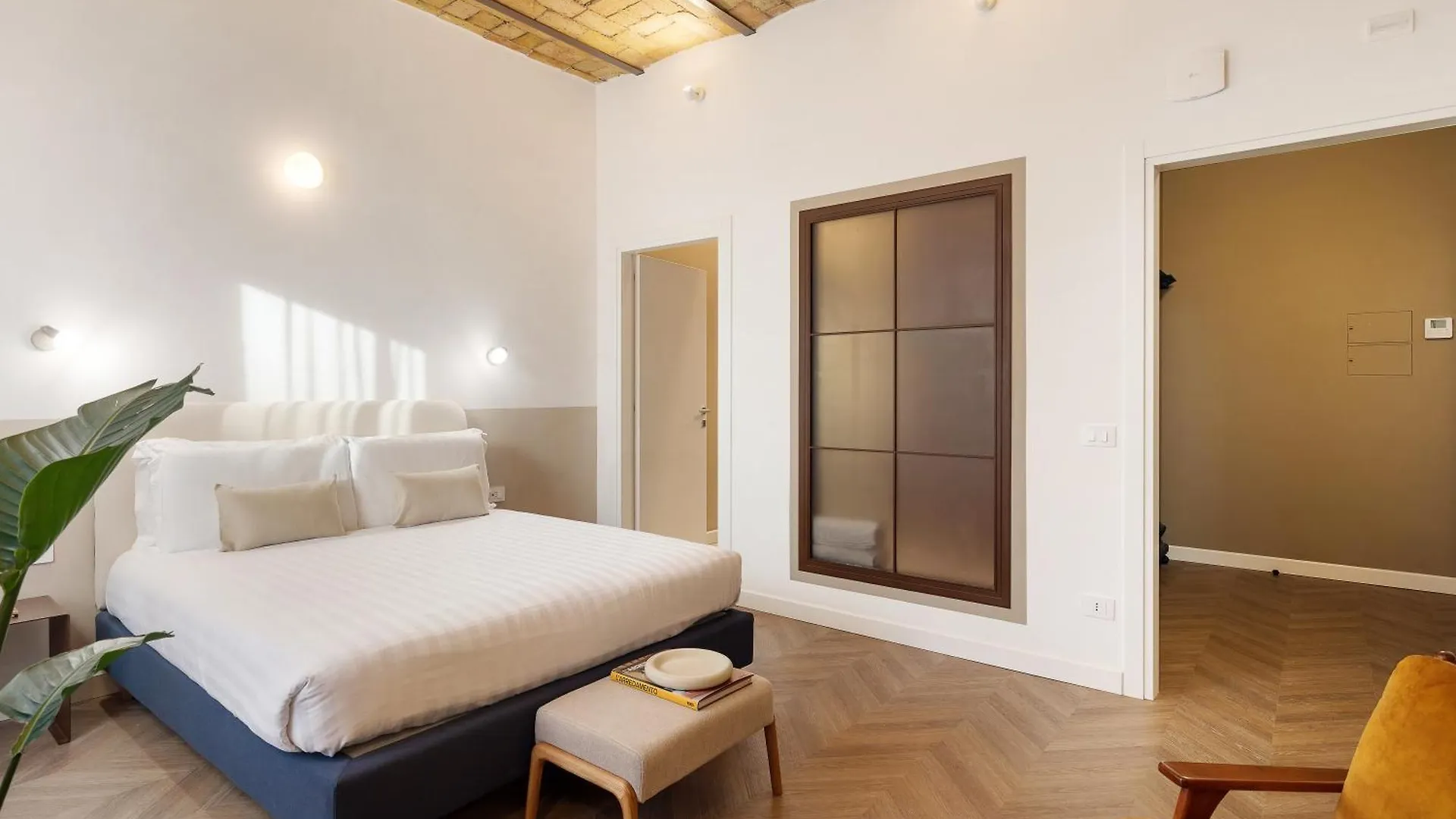 Elegantia Luxury Rooms Trastevere Rome 0*,  Italy